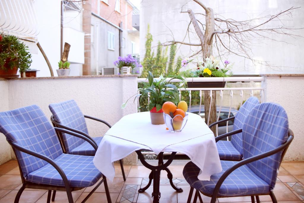 Apartment Andrea Baška Voda Екстериор снимка